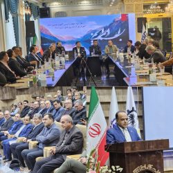 لزوم تشکیل «شورای مرکزی» به منظور تبادل نظر همکاران/ رشدِ صادرات، اشتغال زایی و ارزآوری با تمرکز بر هنرصنعتِ طلا و جواهر/ حاکمیت به ظرفیت های گرانسنگِ این صنف پی ببرد